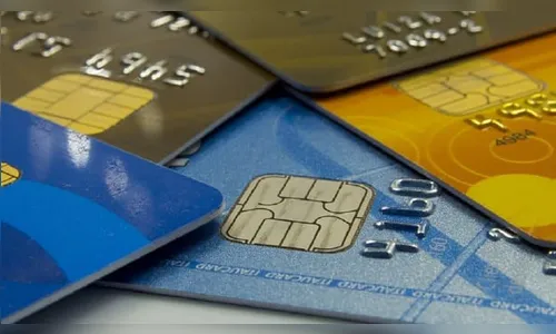 Golpistas se passam por funcionários de bancos e buscam cartões das vítimas