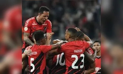 Athletico vence o Coritiba e abre vantagem na final do Paranaense