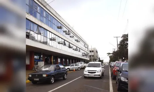 Motorista de caminhão da prefeitura de Apucarana se envolve em acidente