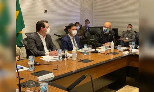 Vacina contra covid-19 deve ser gratuita e eficaz, defende Romanelli