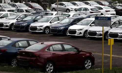 Vendas de automóveis têm queda de 31% em julho