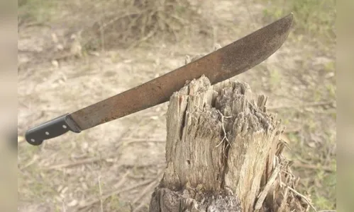 Ex-marido ameaça mulher com facão, em Jardim Alegre