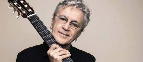 Caetano Veloso faz 78 anos e se rende às lives