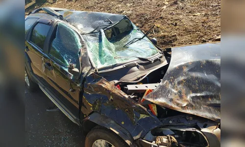 Pálio fica totalmente destruído em acidente próximo a São João do Ivaí