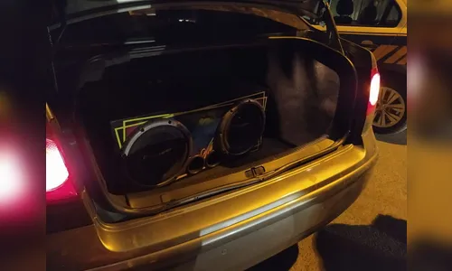 Mulher tem som automotivo apreendido por perturbação de sossego, em Ivaiporã