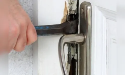 Casa de sítio em Rosário do Ivaí é arrombada e furtada