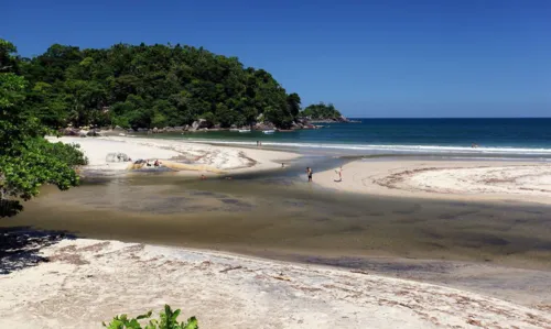 Turistas retornam ao litoral norte de SP