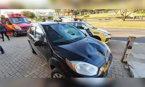 Homem é arremessado contra para-brisa após ser atropelado