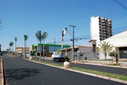 Prefeitura de Faxinal instala lâmpadas de led em trecho da Av. Brasil