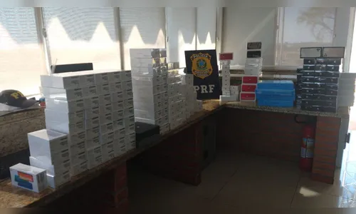 PRF apreende mais de R$ 600 mil em eletrônicos escondidos em carreta