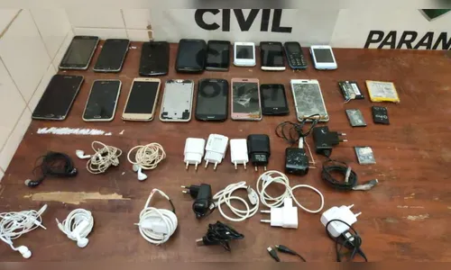 17 celulares e alguns objetos metálicos são encontrados na cadeia