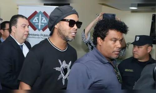 Ronaldinho Gaúcho e irmão podem deixar a prisão no próximo dia 24