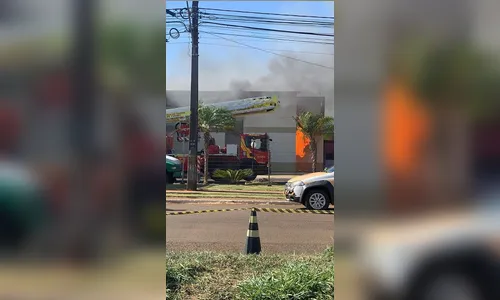 Shopping atingido por fogo deve permanecer fechado até quinta (13) para perícia