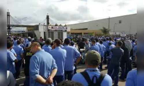 Renault e trabalhadores fazem acordo e fábrica já voltou no Paraná