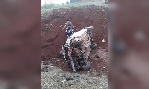 Perseguição policial resulta em capotamento na PR-444