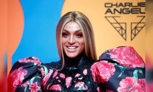 Pabllo Vittar diz que denúncia por exercício ilegal de profissão é 'infundada'