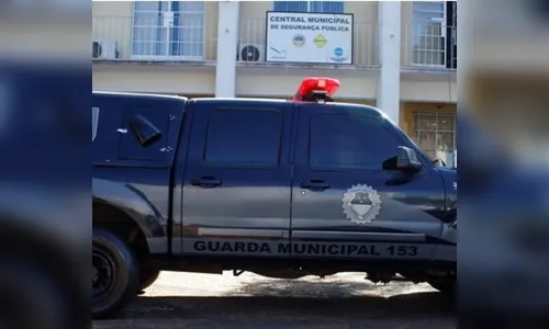 GM de Arapongas dá apoio à fiscalização durante interdição de bar