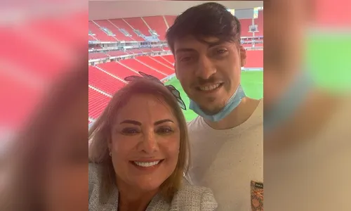 Filho do presidente Jair Bolsonaro está com coronavírus, diz mãe