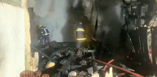 Idosa e cachorro precisam de atendimento após incêndio em Mandaguari