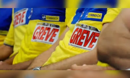 Carteiros aprovam greve e descartam privatização dos Correios