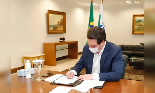 Governo cria comitê para discutir vacinas contra coronavírus no Paraná