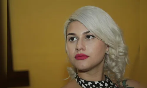 Sara Winter tem perfis encerrados após expor criança vítima de abuso
