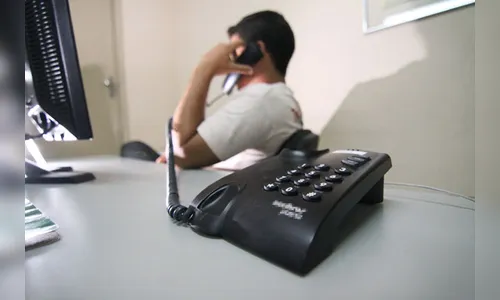 Projeto obriga 0800 a aceitar ligações de telefones fixos e móveis