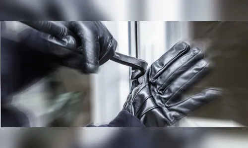 Suspeitos de arrombar farmácia são presos na madrugada desta quarta em Apucarana