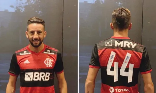 Flamengo anuncia contratação de Maurício Isla