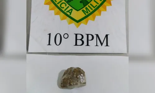 Jovem é flagrado com maconha e encaminhado ao Cartório da PM