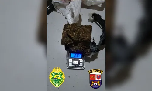 Menor é apreendido pela PM tentando arremessar drogas para dentro da cadeia