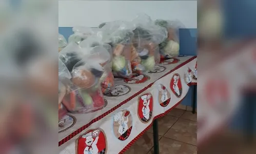 Escola municipais e prefeitura de Jandaia fazem entrega de cestas básicas