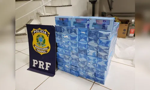 PRF apreende 111 celulares transportados por duas mulheres em Maringá