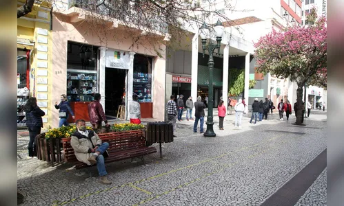 Vendas no varejo em agosto recuperam parte das perdas do ano