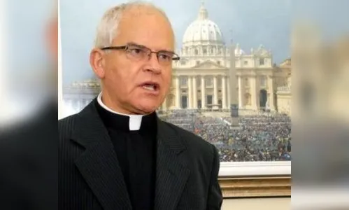 Padre Carrara denuncia pessoa que estaria pedindo dinheiro em nome da igreja