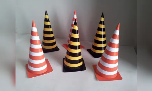 Ex-ministro de Dilma é flagrado furtando cones no trânsito