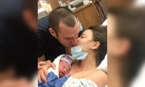 Nasce filha de Scarlett Byrne, de 'Harry Potter', e Cooper Hefner