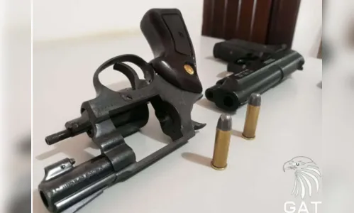 Quatro pessoas são presas por porte ilegal de arma em Arapongas
