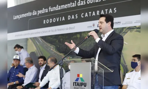 Bolsonaro participa de lançamento da duplicação da Rodovia das Cataratas
