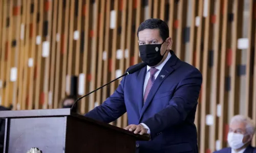 Mourão diz que país deve fazer dever de casa para atrair investimento