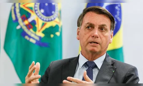Bolsonaro diz que auxílio não é uma aposentadoria, é uma ajuda emergencial
