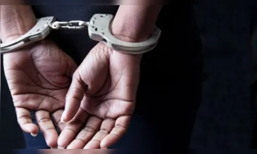 Mulher de 44 anos é presa com mandado judicial em Arapongas