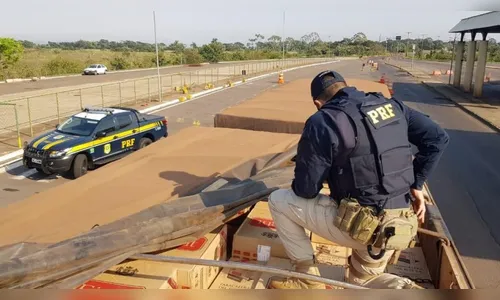 PRF apreende drogas e cigarros no final de semana no Paraná