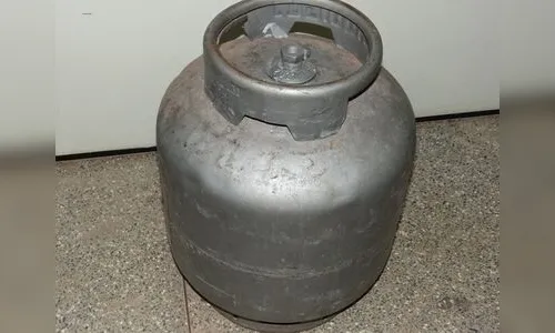 Homem causa explosão e casal morre carbonizado em Cruzeiro do Oeste