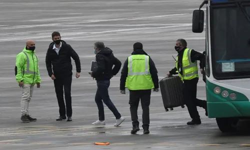 Pai de Messi vai à Espanha conversar com presidente do Barcelona