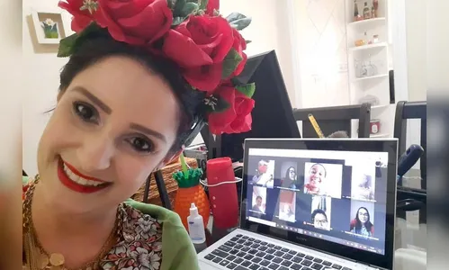 Professores usam fantasias para chamar atenção de alunos