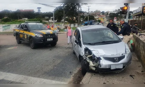 Motorista bêbado atropela e foge mas é perseguido e preso pela PRF; vídeo