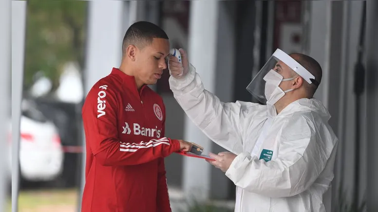 Imagem ilustrativa da notícia Jogador do Internacional testa positivo para coronavírus