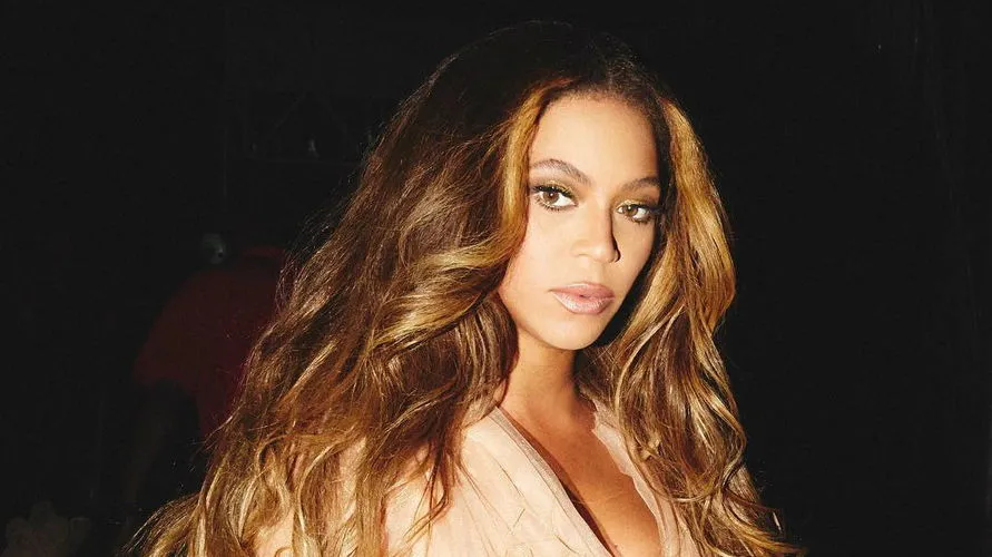 Beyoncé completa 39 anos de idade e fãs prestam homenagem nas redes sociais