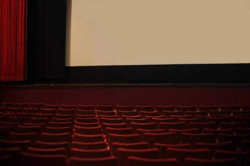 Cinemas poderão voltar a exibir 8 horas por dia em SP